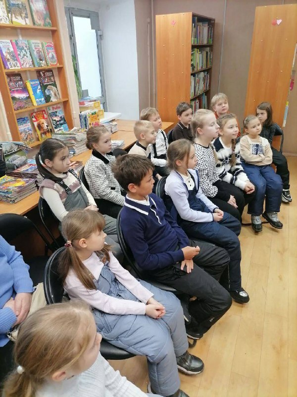 ​2«А» класс в новой библиотеке!